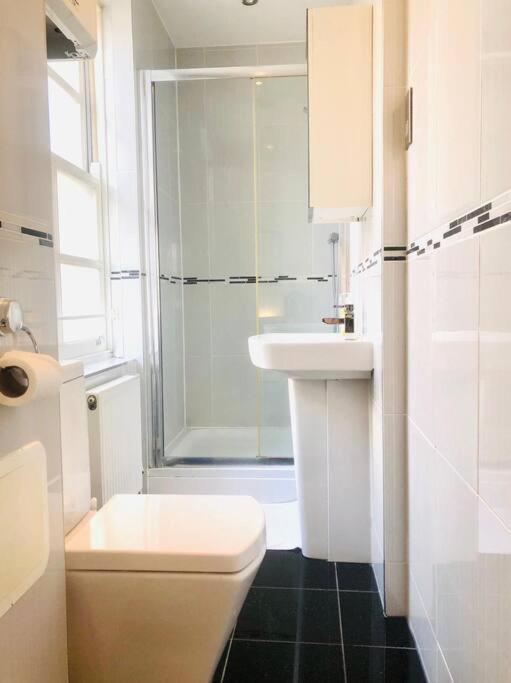Excellent Studio Flat In ลอนดอน ภายนอก รูปภาพ